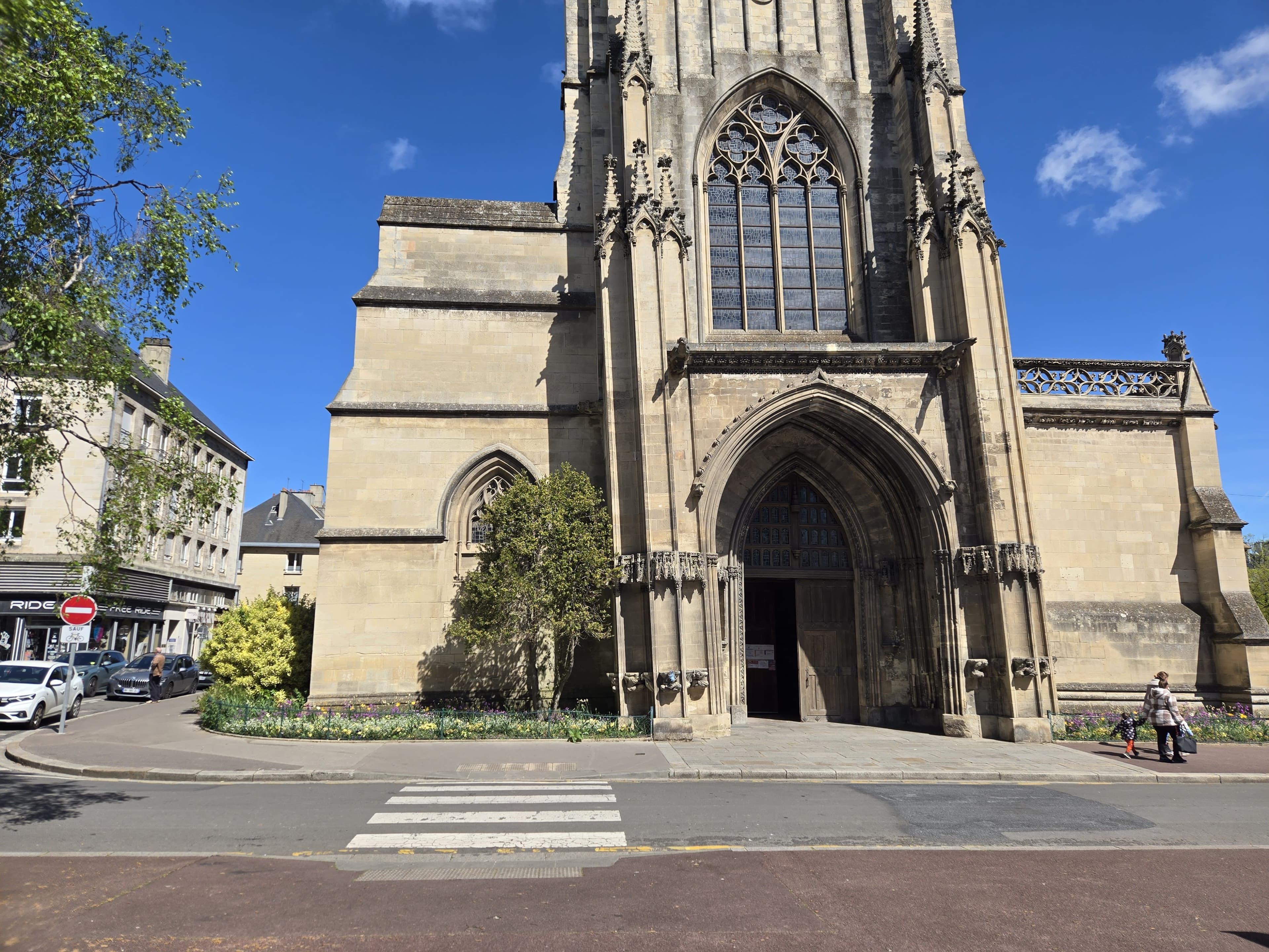 Caen walking tour — historic center